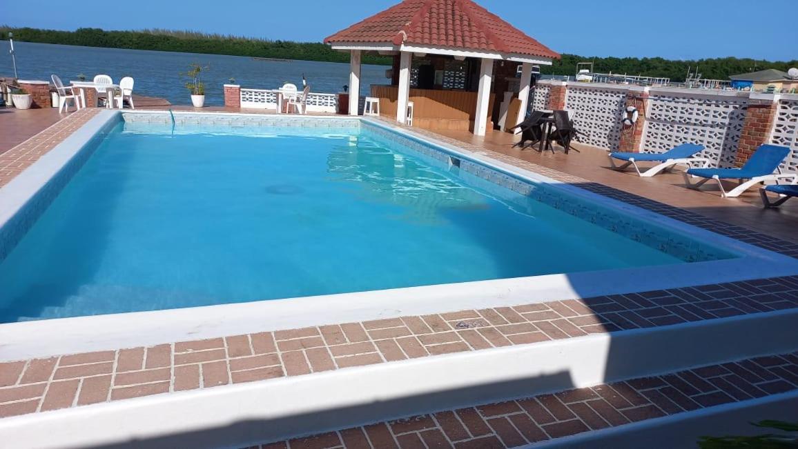 Fisherman'S Inn Hotel Florence Hall 外观 照片