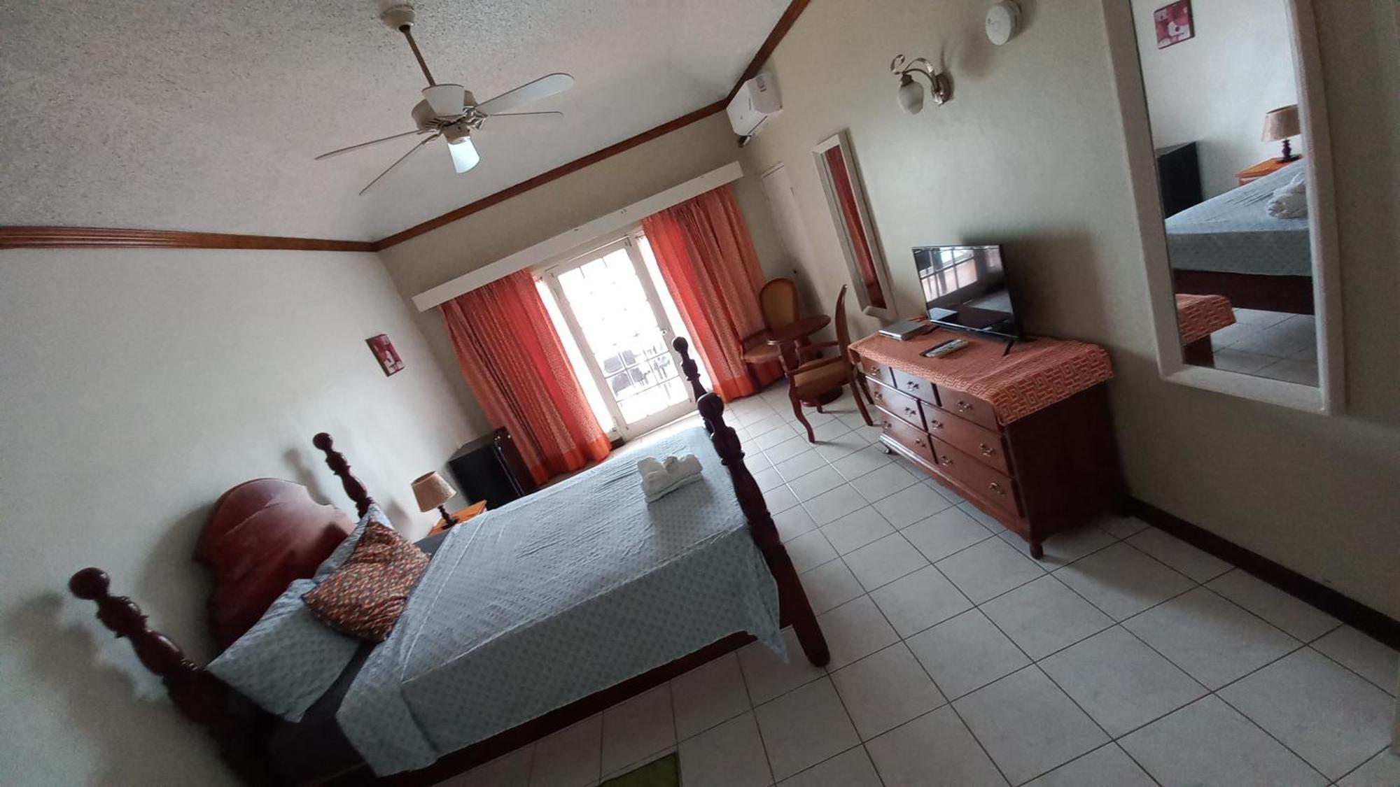 Fisherman'S Inn Hotel Florence Hall 外观 照片