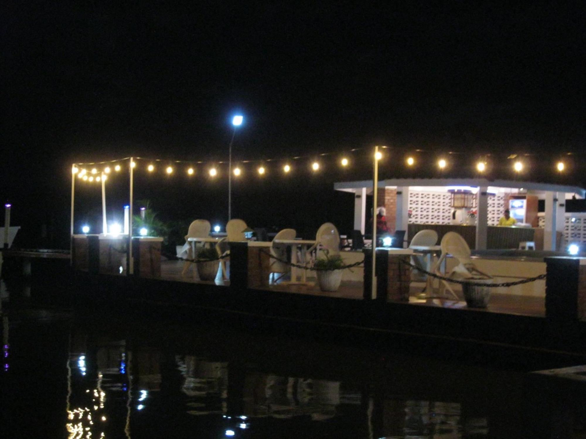 Fisherman'S Inn Hotel Florence Hall 外观 照片