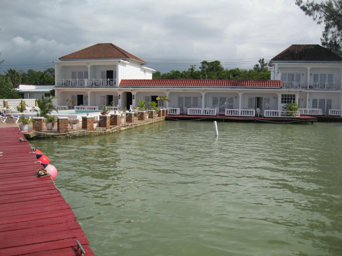 Fisherman'S Inn Hotel Florence Hall 外观 照片