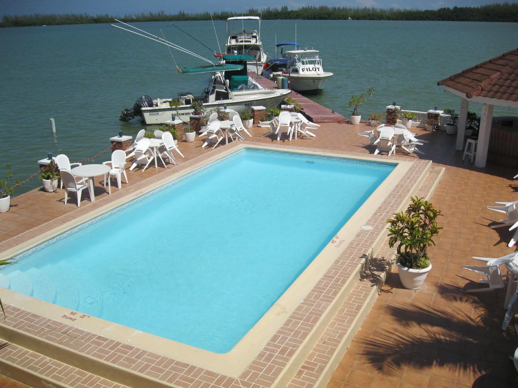 Fisherman'S Inn Hotel Florence Hall 外观 照片